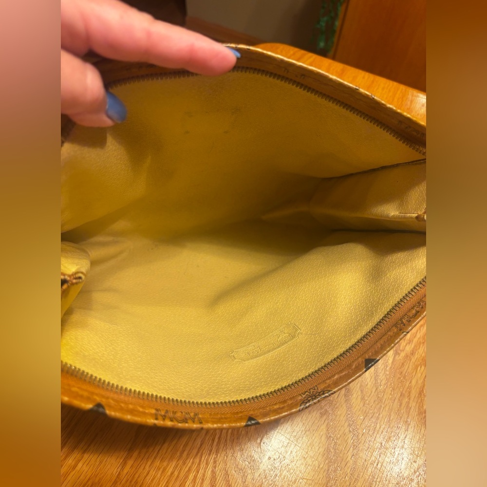 MCM Large Clutch Bag. Excellent condition - Picture 6 of 8